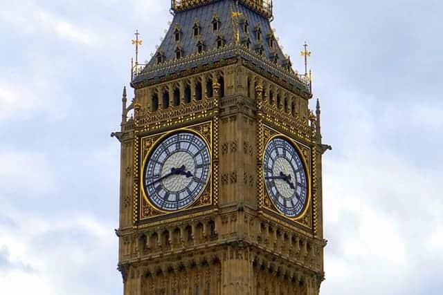 Britse economie krimpt fractioneel minder
