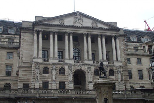 Update: Bank of England handhaaft rente
