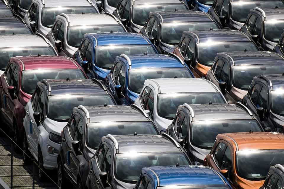 BMW ziet autoverkoop iets versnellen