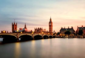 Britse import stijgt weer harder dan export