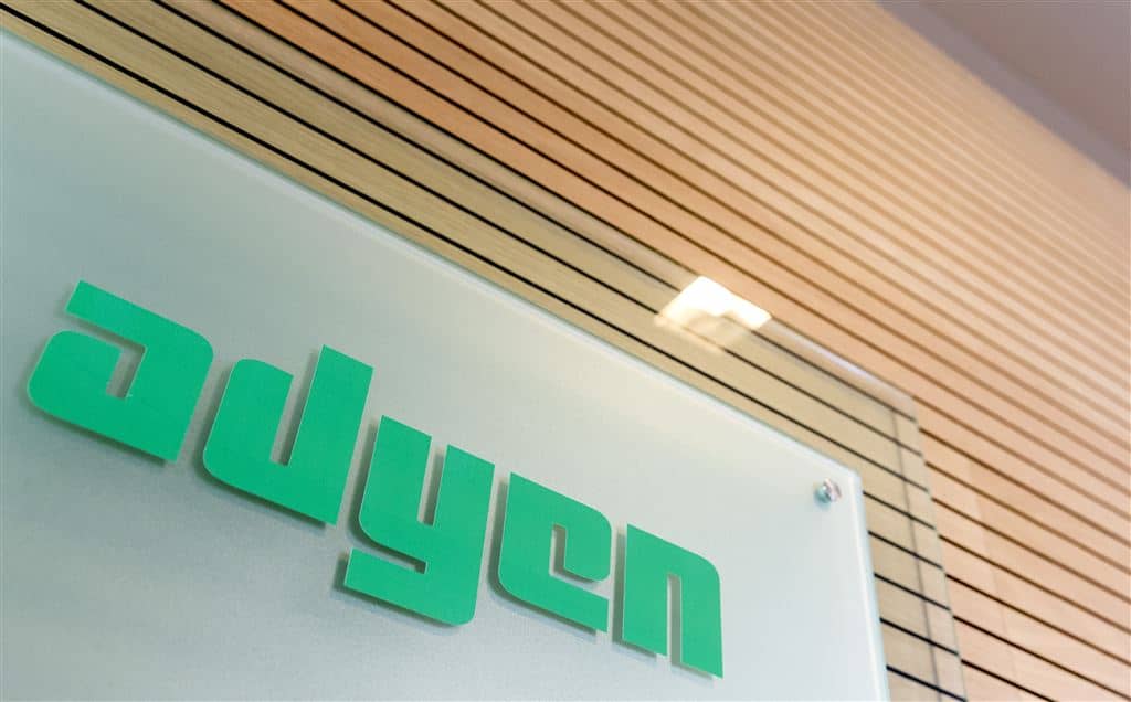 Adyen overtreft verwachtingen