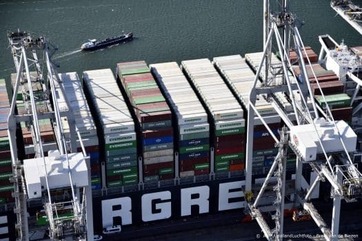 Containerschip Ever Given nu wel veilig door Suezkanaal