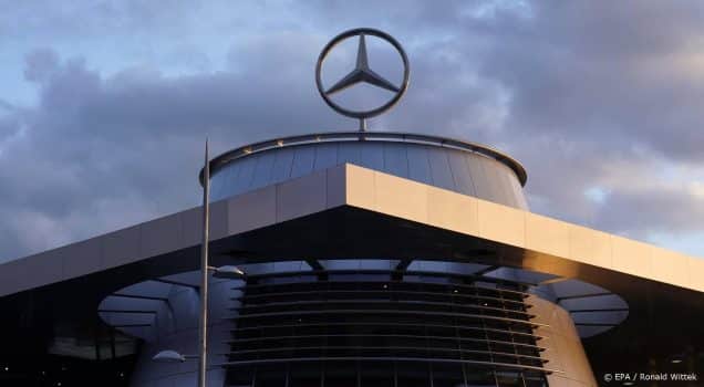 Moederbedrijf Mercedes neemt belang in batterijenfabrikant