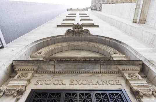 Wall Street gaat omhoog na hint op langere steun Fed