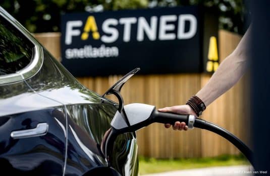 Snellaadbedrijf Fastned groeit door toename elektrische auto’s