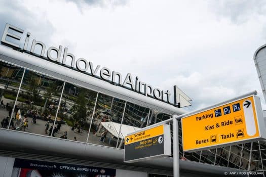 TUI vliegt met lege vliegtuigen tussen Eindhoven en Schiphol