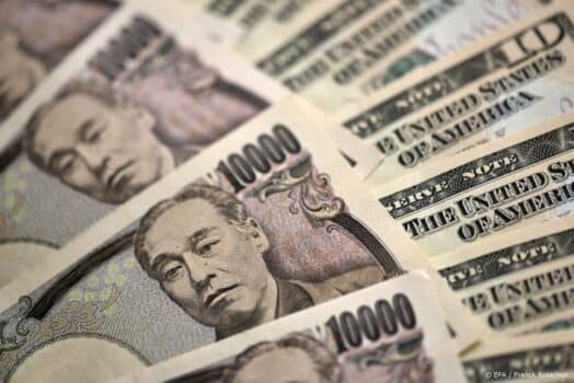 Goedkopere yen en daling aantal coronagevallen stuwen Nikkei