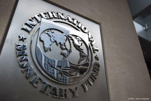 IMF denkt dat inflatie dit jaar verder stijgt en daarna afzwakt