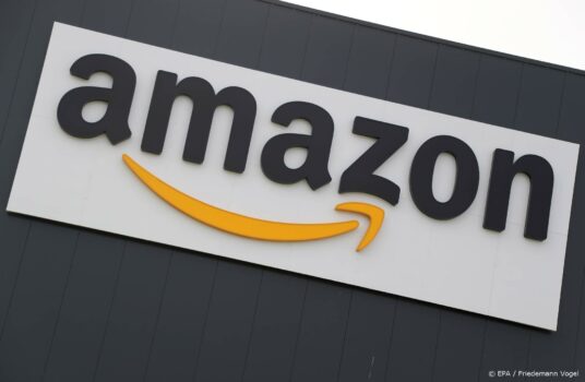 Amazon: werknemers mogen telefoon bij zich houden op werkvloer
