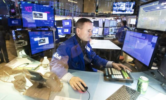 Wall Street sluit dag met verliezen, cruisebedrijven onder druk