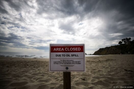 Bedrijf aangeklaagd wegens nalatigheid bij olielek voor kust VS