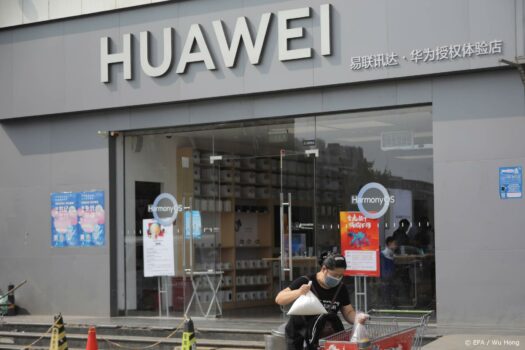 Sancties slaan deuk in omzet Chinees techconcern Huawei