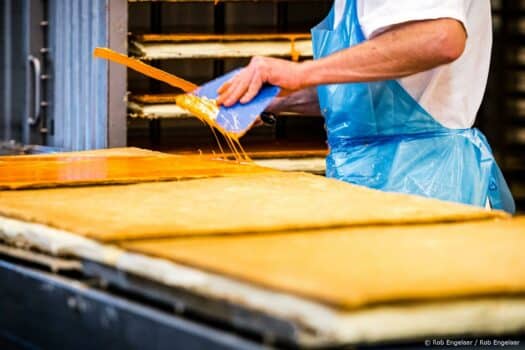 HEMA verkoopt bakkerijen aan broodleverancier van Jumbo