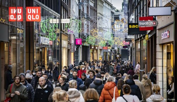 Economie Amsterdam kromp vorig jaar meer dan in rest van het land