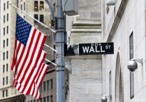 Wall Street overwegend lager na sterk gestegen producentenprijzen