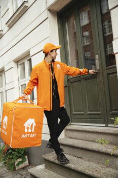 Just Eat Takeaway scherpt wereldwijde samenwerking met McDonalds aan