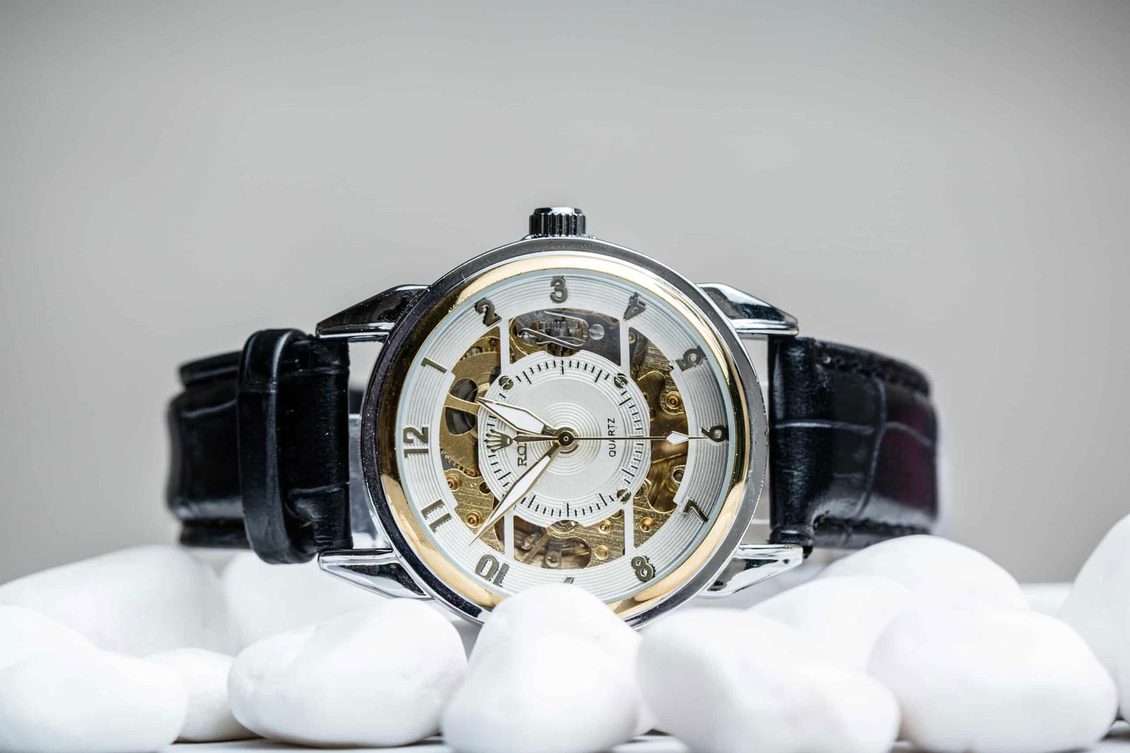 Draagbare Rijkdom: De Financiële Symboliek van Rolex-horloges